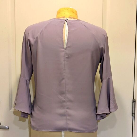 $5 Item! EUC Forever 21 XL Lilac Ruffle Sleeve Blouse - Picture 5 of 7